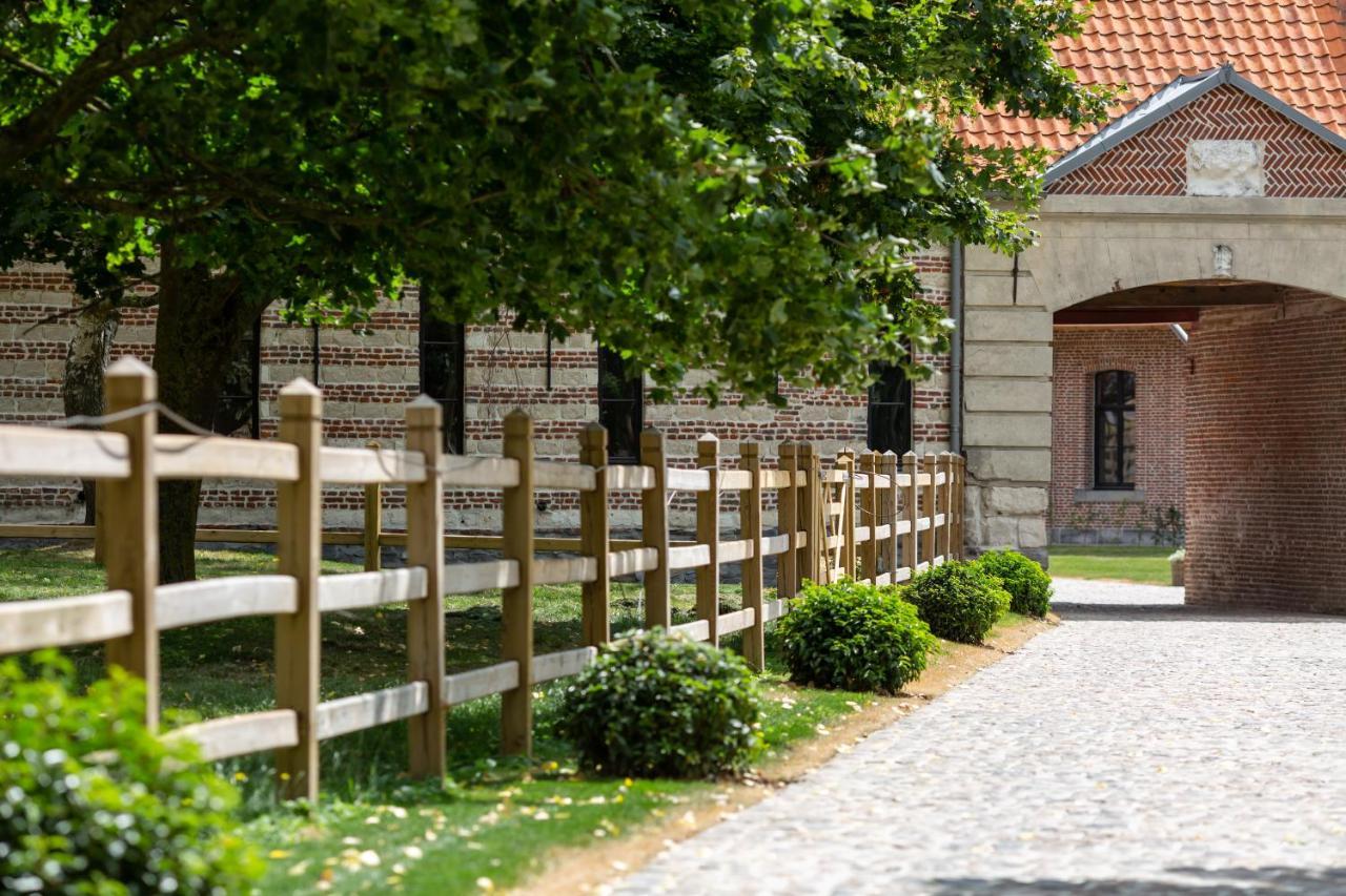 Отель Haras De Barry Sainghin-en-Melantois Экстерьер фото